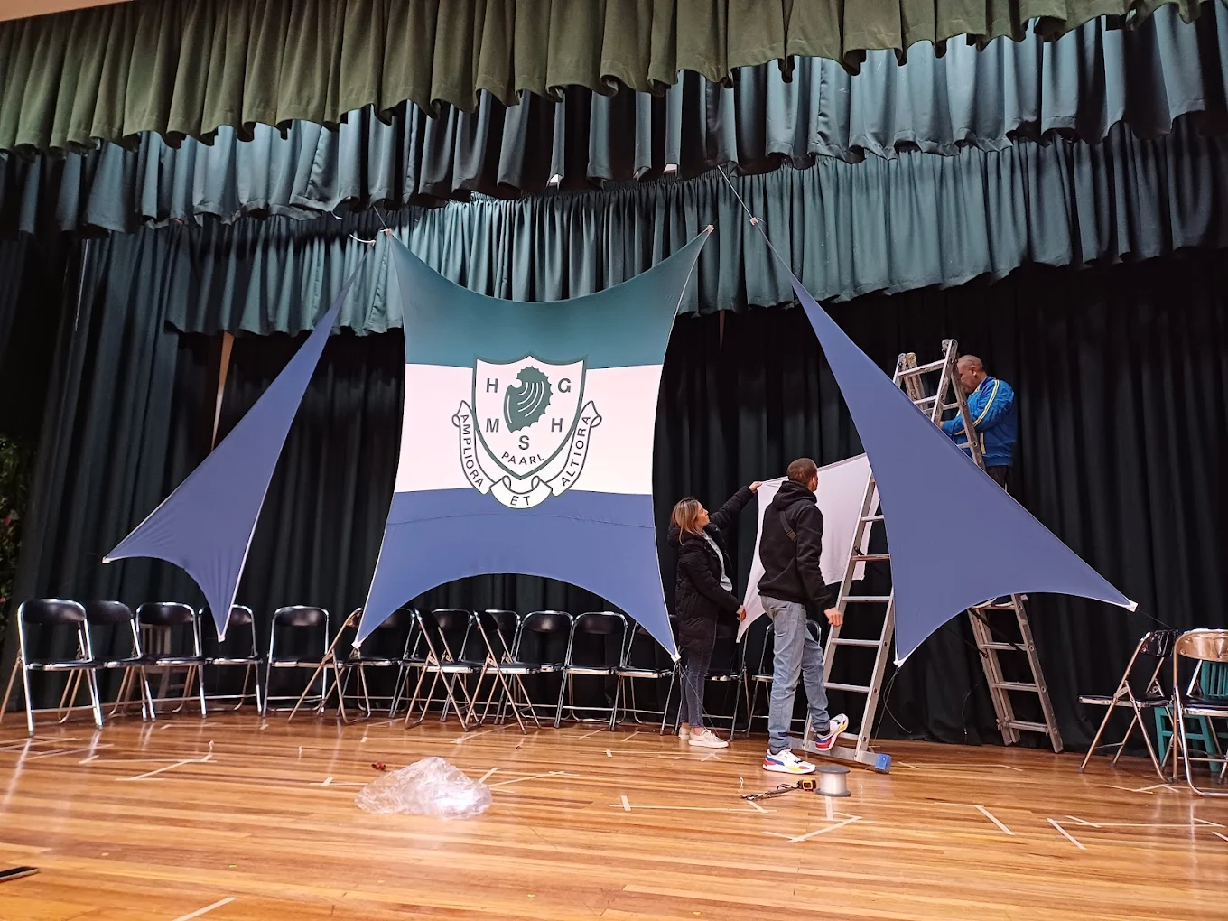 Full Bunting Display